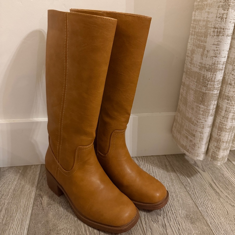 Camel Brown Boots